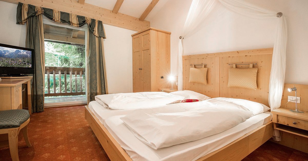 Suite adjoining house | Das Mondschein Dolomites
